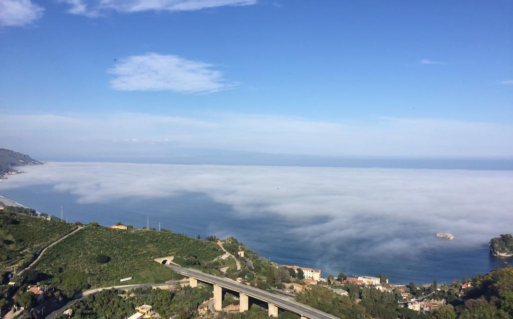 B&B La Terrazza Sul Mare ตาออร์มินา ภายนอก รูปภาพ