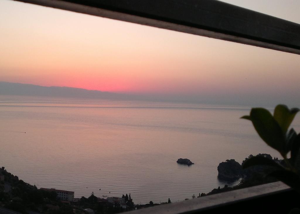 B&B La Terrazza Sul Mare ตาออร์มินา ภายนอก รูปภาพ