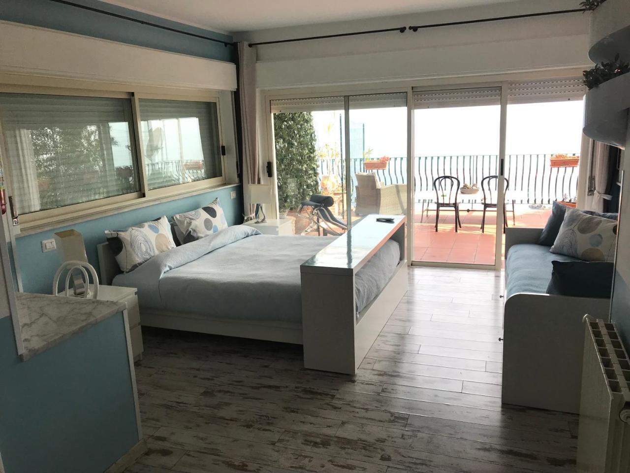 B&B La Terrazza Sul Mare ตาออร์มินา ภายนอก รูปภาพ